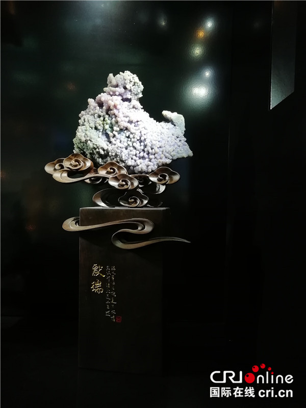 【唐已审】【原创】柳州奇石节再出“新奇” 首次展现地方特色石展