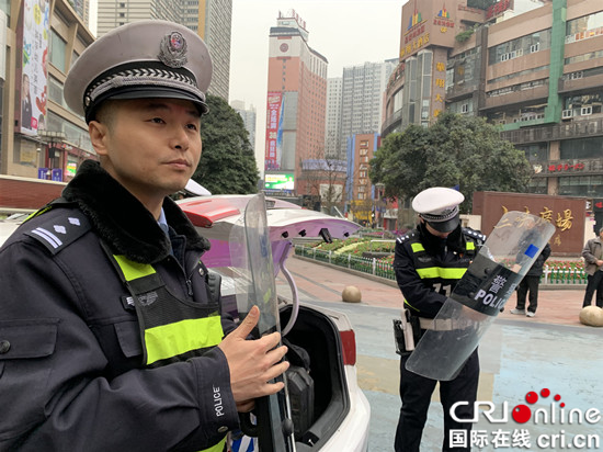 【CRI专稿 列表】重庆沙坪坝区快处队风雨无阻 大街小巷移动办公