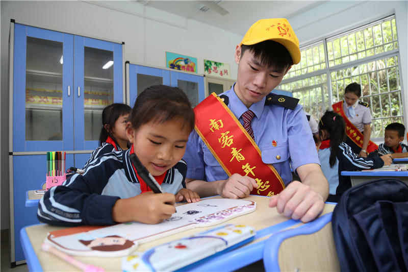 （有修改）【B】中国铁路南宁局集团：教育扶贫圆学子梦