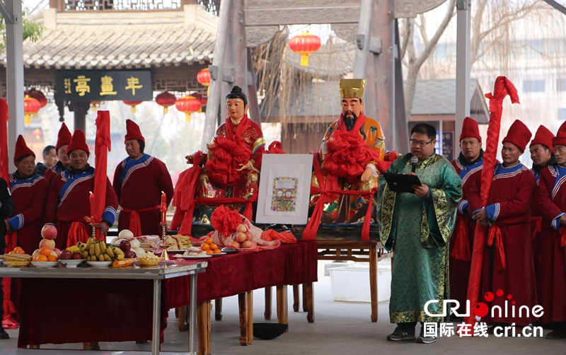 开封朱仙镇举行送“灶王”祭“灶神”传统巡游仪式