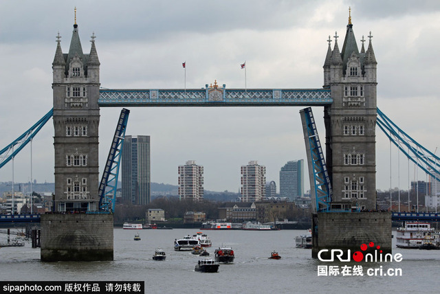 英国重演“国葬仪式” 纪念丘吉尔逝世50周年