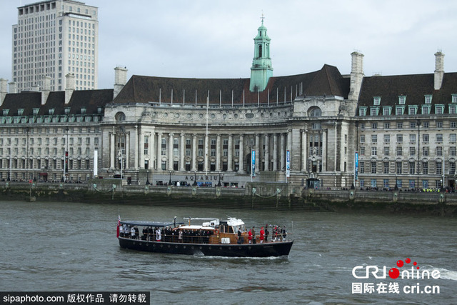 英国重演“国葬仪式” 纪念丘吉尔逝世50周年