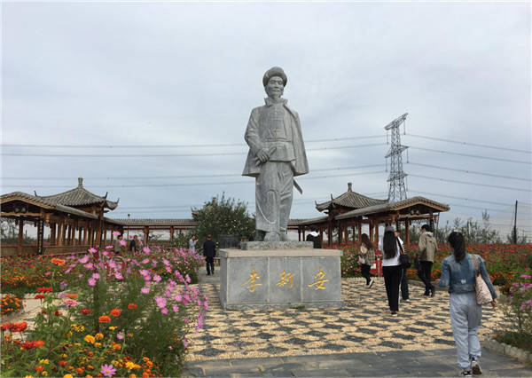 （有修改）有修改（“洛川苹果之父” 附链接    中国苹果第一村附链接）【加急】洛川阿寺村：深耕文化留乡愁 精心打造“中国苹果第一村”