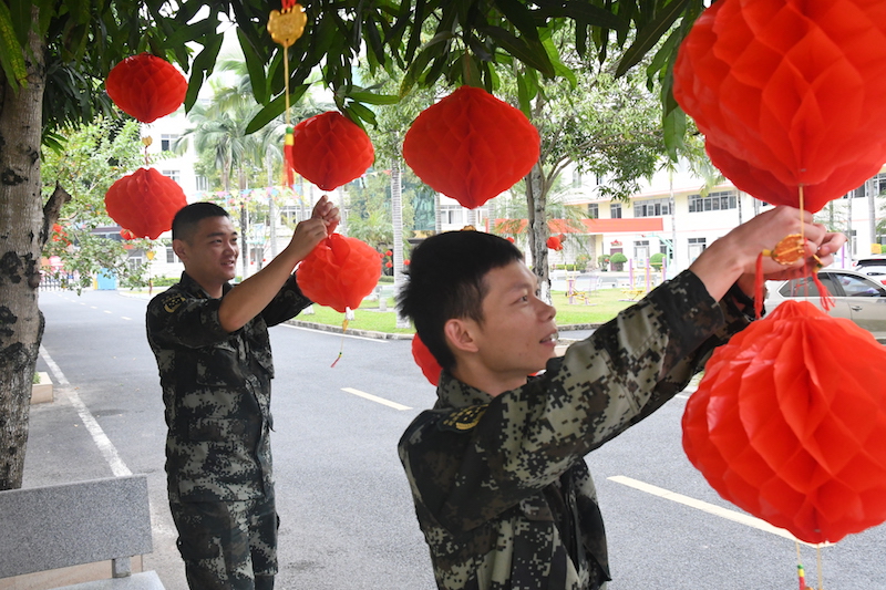 中越边境张灯结彩迎广西60周年大庆