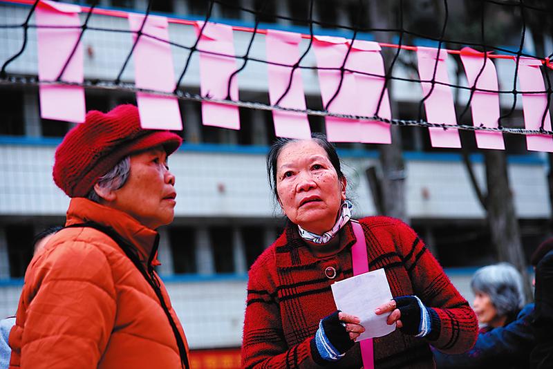 广西南宁：爱心年夜饭再次飘香 200名群众欢喜过大年