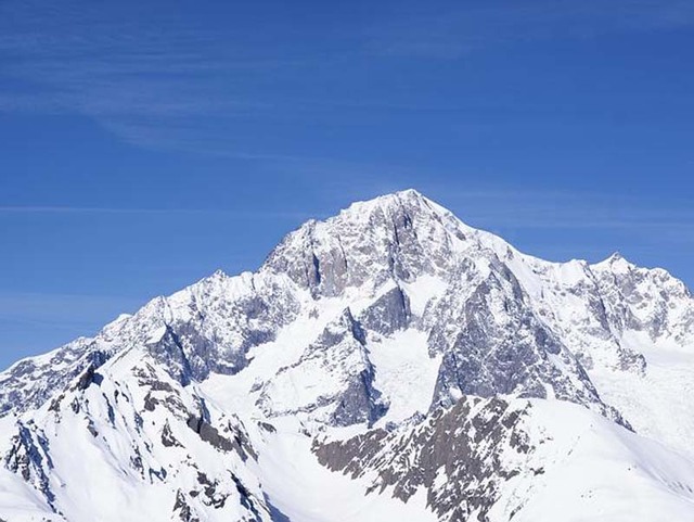 外媒盘点全球最险的景点 中国华山上榜