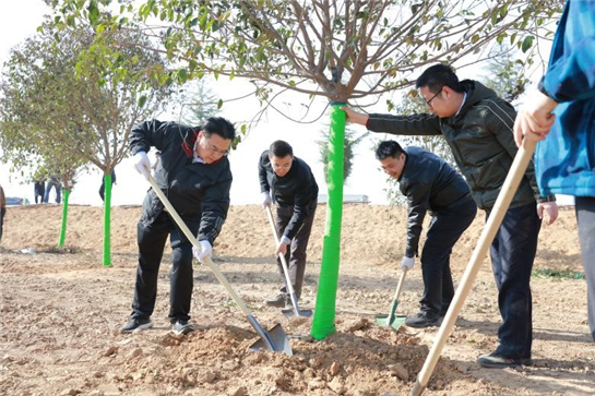 为生态文明建设再添新绿 西安航空基地开展义务植树活动