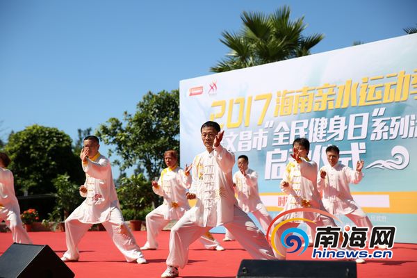 【市县】【即时快讯】海南亲水运动季暨文昌“全民健身日”活动启动  摘要：8月8日，2017海南亲水运动季暨文昌市“全民健身日”系列活动启动仪式在文昌市龙楼镇举行。