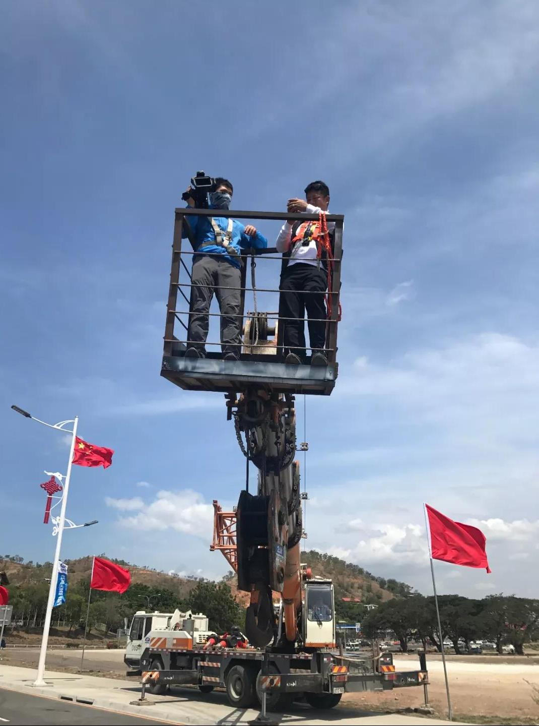 时政新闻眼丨习近平飞抵巴新开启亚太之行