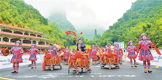 南宁市马山县：“醉美赛道”的铺路人