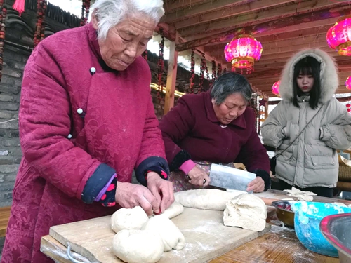 【河南供稿】南阳市卧龙区首届民俗文化新春大集启动