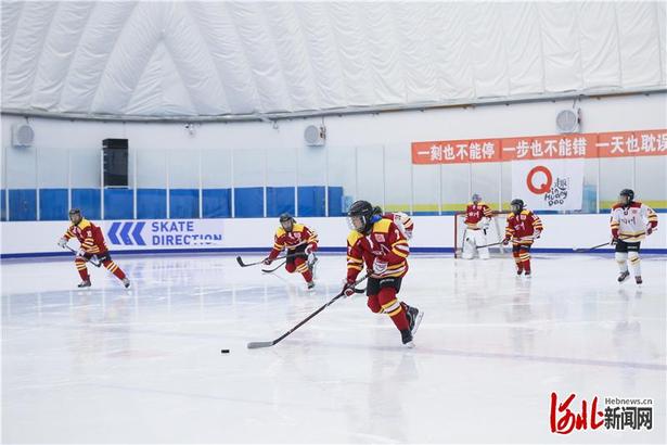 河北秦皇岛：冰雪运动点燃冬日激情