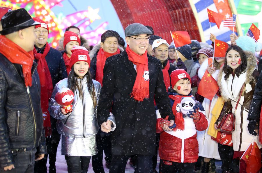 "Ready, set, go!" New York's Chinese community kicks off 2-year countdown to Beijing 2022 with a flash mob