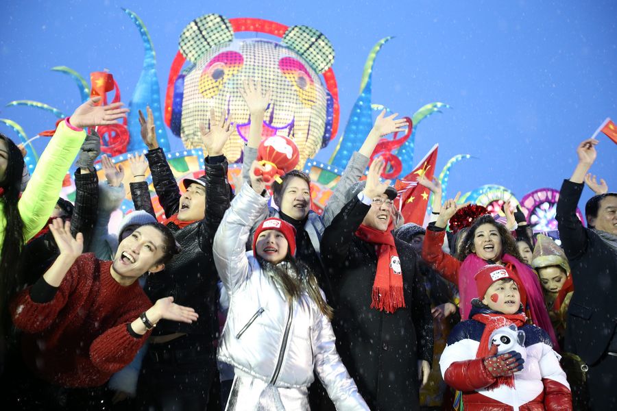 "Ready, set, go!" New York's Chinese community kicks off 2-year countdown to Beijing 2022 with a flash mob