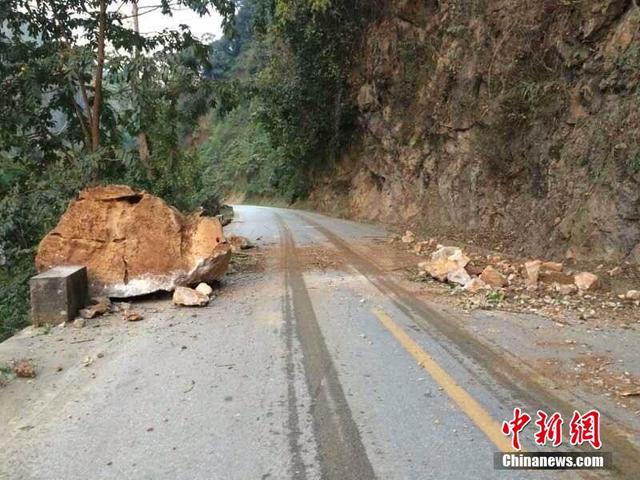 云南临沧发生5.5级地震 建筑物受损明显