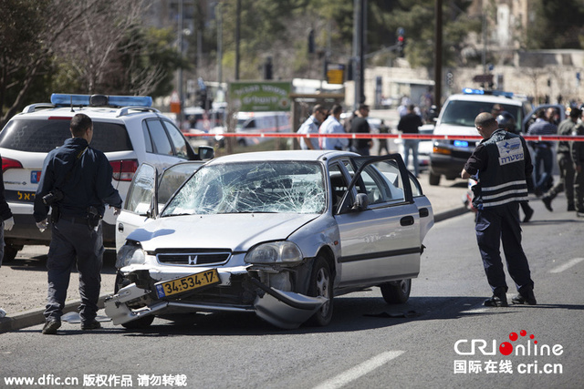 巴勒斯坦男子开车冲撞以色列女警致6人受伤