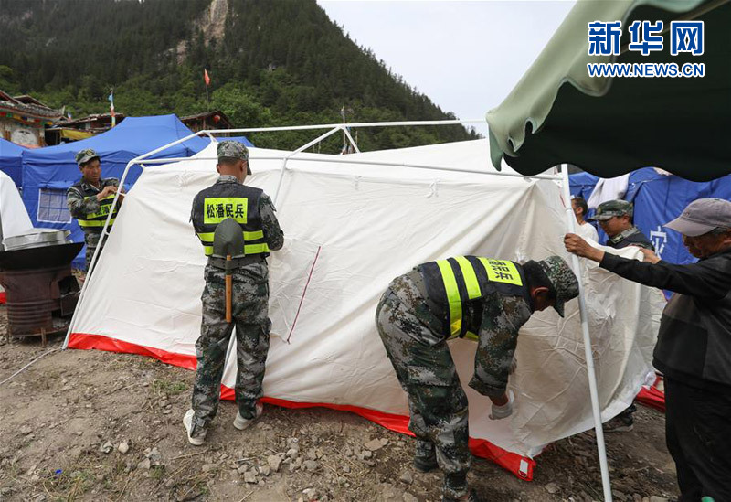 九寨沟地震灾区建起临时安置点(组图)