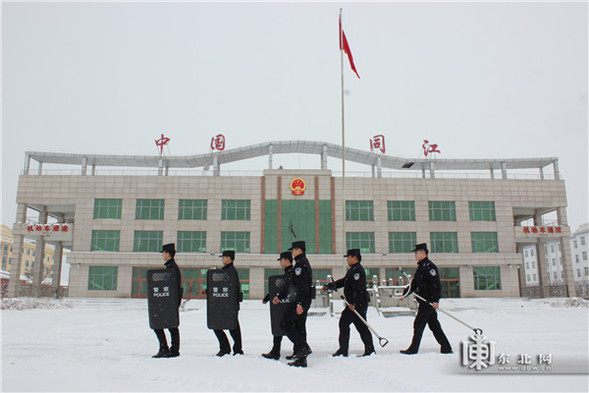 同江出入境边防检查站启动恶劣天气通关预案