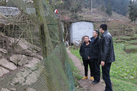 【新春走基层】重庆彭水县：他们在脱贫路上与时间“赛跑”