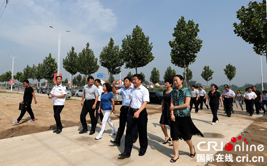 滨州市召开卫生城镇观摩推进会议_fororder_观摩组在各县进行观摩