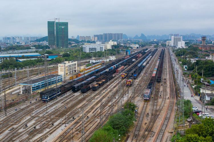 事情发生的时间距离现在比较久了【A】焦柳铁路广西段迎来电气化时代