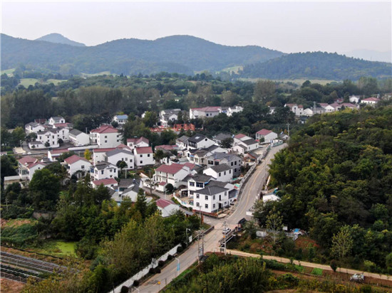 （有修改）（B 文旅列表 三吴大地南京 移动版）南京决胜全面小康摄影大咖采风行走进谷里街道