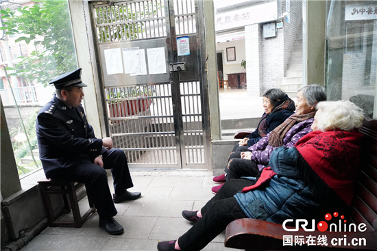 【CRI专稿 列表】重庆民警高万禄25年来践行“枫桥经验”【内容页标题】平凡中的不平凡 重庆民警高万禄25年来践行“枫桥经验”