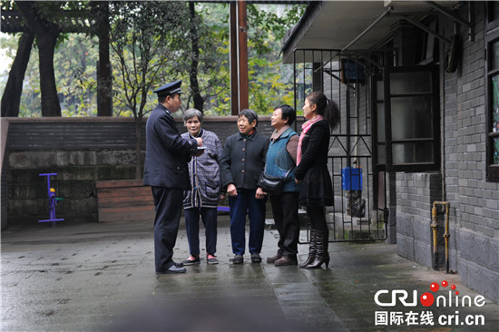 【CRI专稿 列表】重庆民警高万禄25年来践行“枫桥经验”【内容页标题】平凡中的不平凡 重庆民警高万禄25年来践行“枫桥经验”