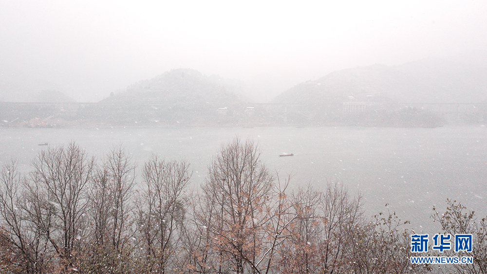 雪飞太极湖 美景如国画