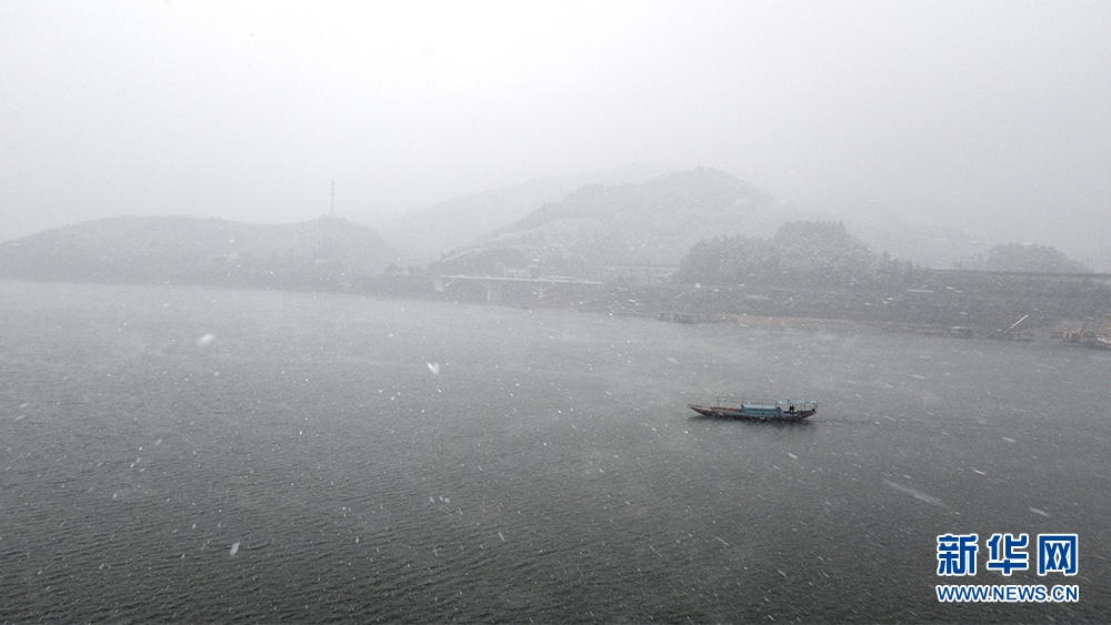 雪飞太极湖 美景如国画