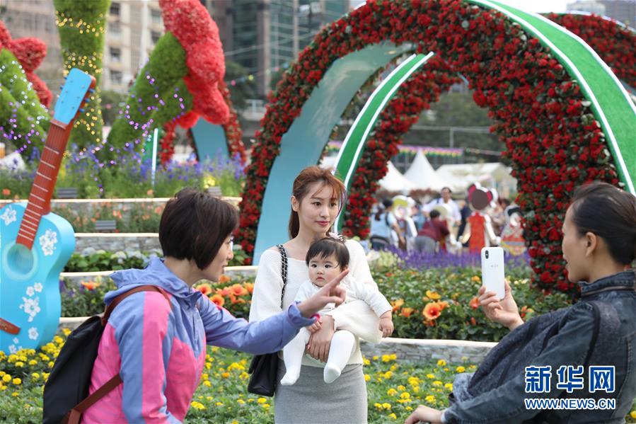 香港：鲜花醉游人