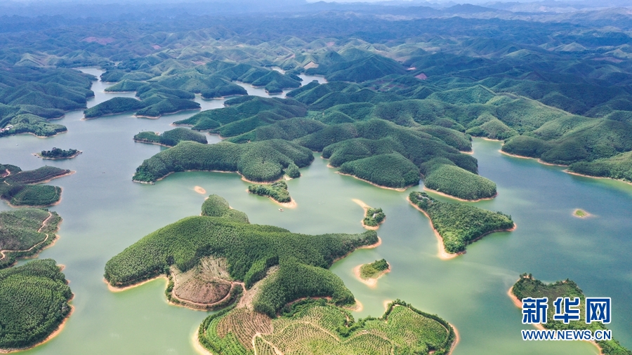 【“飞阅”中国】广西：秋日仙湖 美如仙境