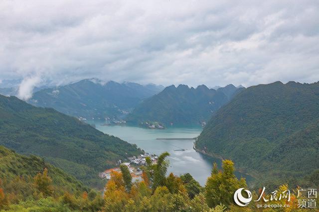 广西巴马瑶族自治县：在大石山区书写“引水上山”传奇