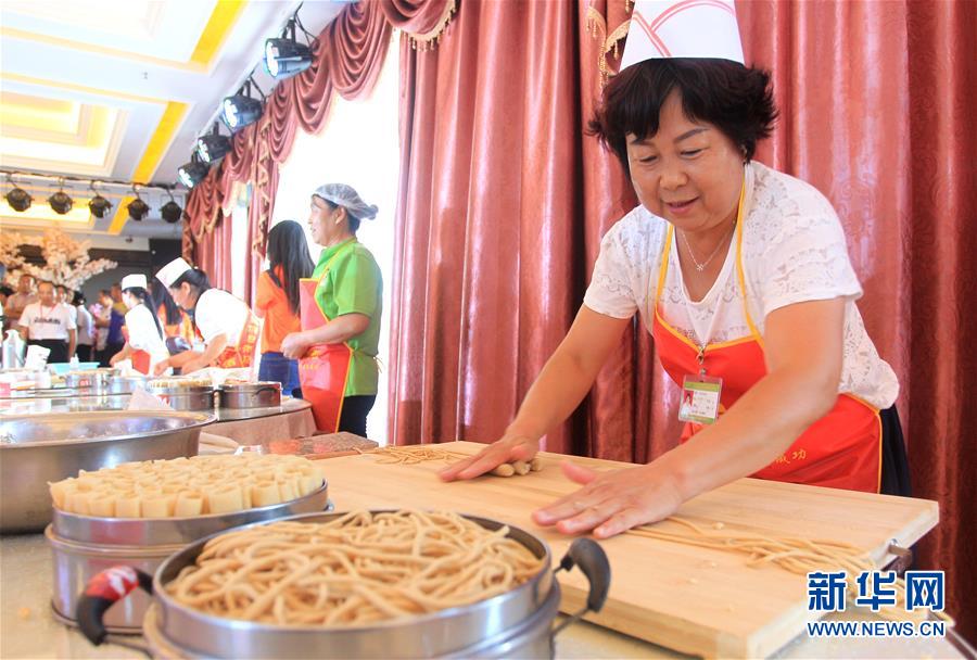 内蒙古武川县举办莜面美食技能赛