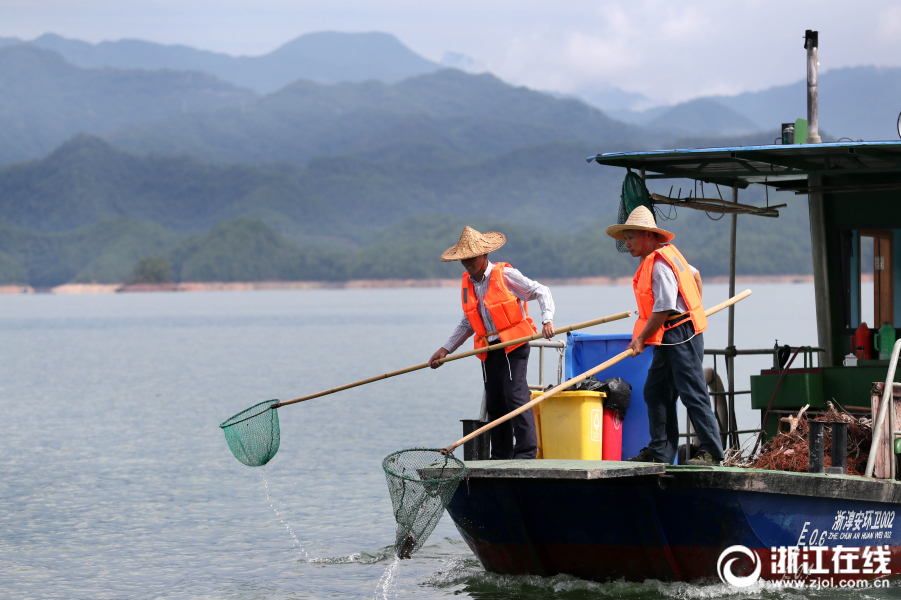 千岛湖环卫工 守护一湖秀水