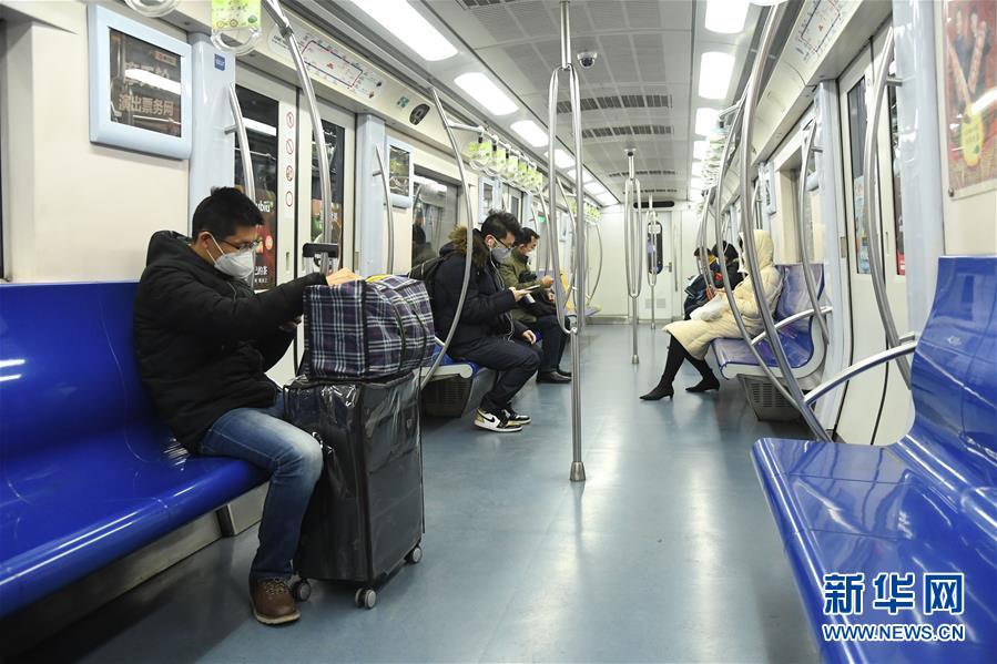 北京节后首个工作日：交通秩序井然 市场供应稳定