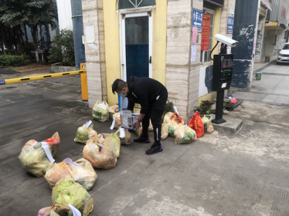 防城港市港口区：居家隔离不隔爱 疫情面前有温情