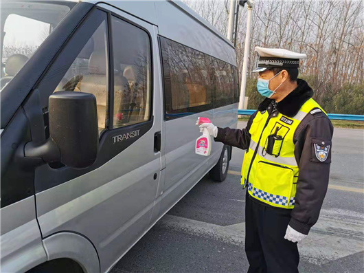 【湖北】钟祥交警：三大“神器”守牢前沿阵地阻击疫情