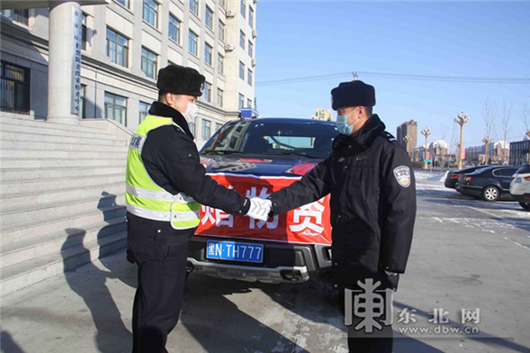 黑河五大连池市辅警夫妇自行购得1000斤消毒酒精捐赠给公安机关