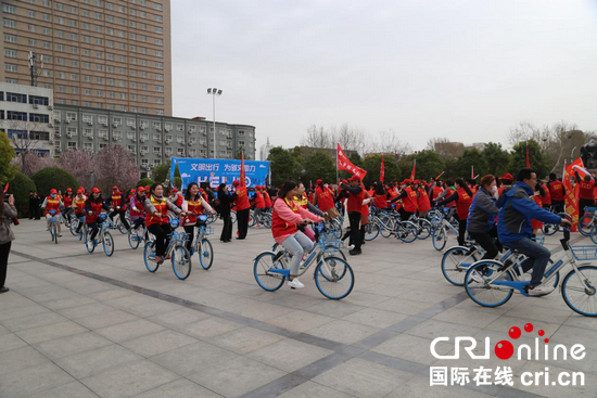 【河南在线-文字列表】【移动端-文字列表】漯河市举行道路秩序监督志愿者招募仪式