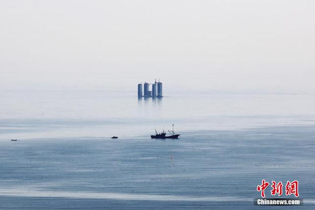 青岛灵山湾海域现“海市蜃楼”