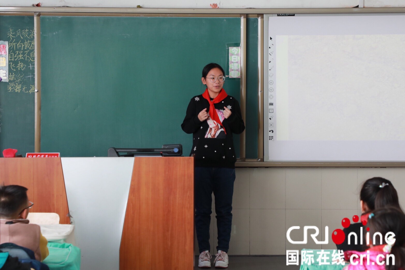 沈阳农业大学环保社团走进大南街第一小学讲解土地污染防治知识