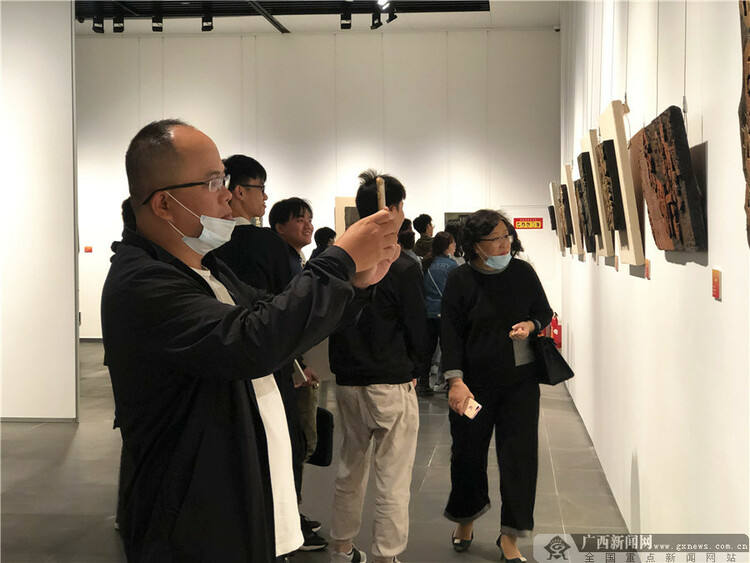 广西首届刻字艺术展在南宁开展