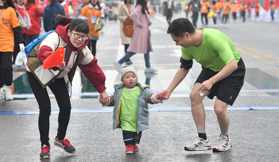 【CRI专稿 列表】2019重庆铜梁原乡风情马拉松赛开跑 【内容页标题】2019重庆铜梁原乡风情马拉松赛开跑 万名跑友尽享铜梁之美