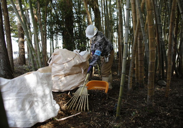 日本福岛核污染垃圾堆积如山 居民苦不堪言