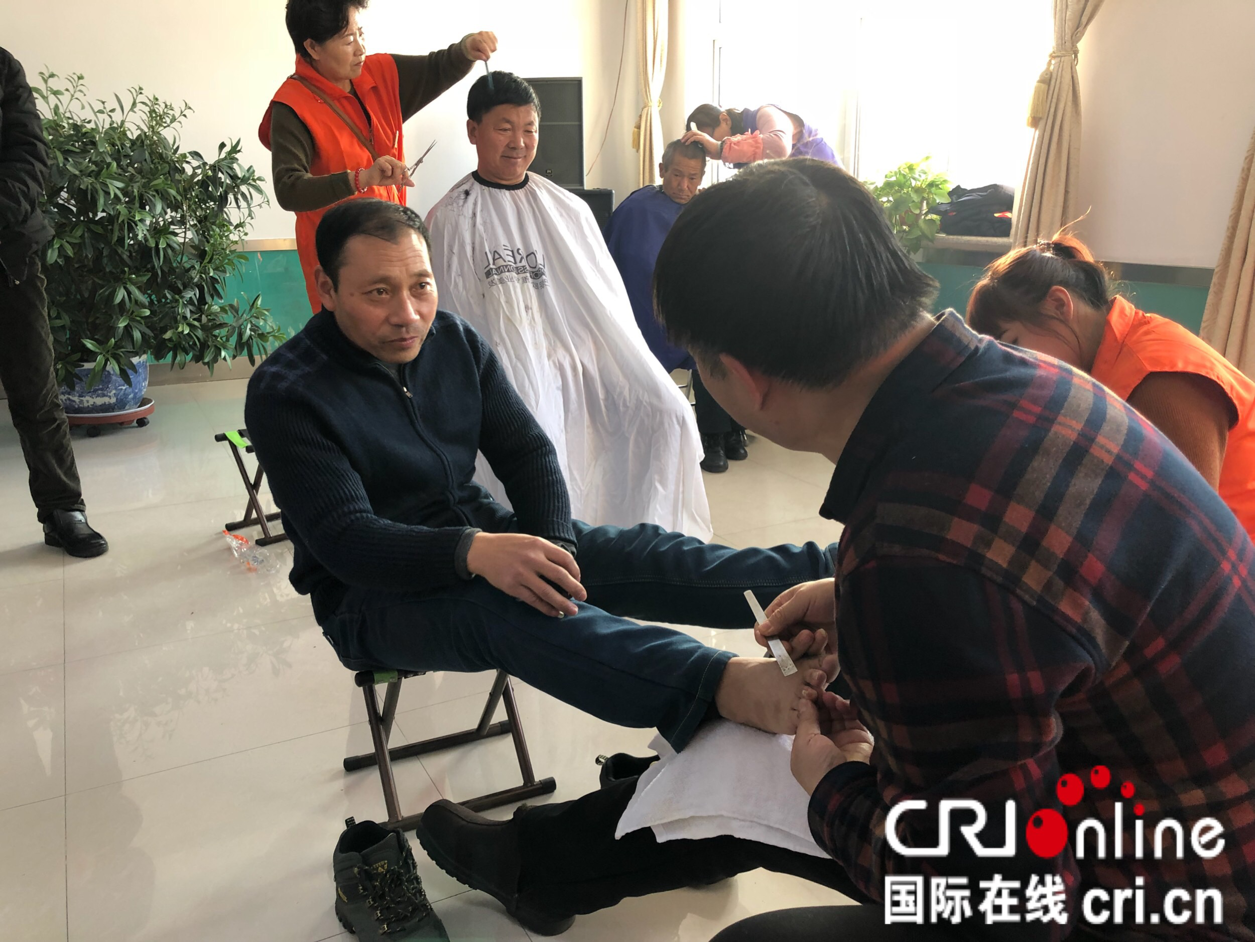 大爱无疆——沈阳爱心团队志愿者慰问贫困村民