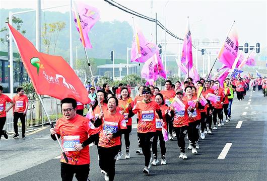 （文末有封面图）【运动武汉 活力江城】【最新消息-图片轮播列表】光谷马拉松： 从“中国光谷”跑向“世界光谷”