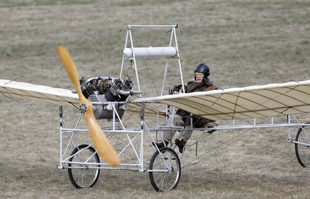 新西兰航空展老式战机意外坠毁