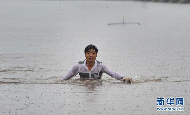 长沙暴雨袭城 多处出现严重内涝