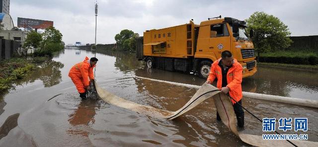 长沙暴雨袭城 多处出现严重内涝